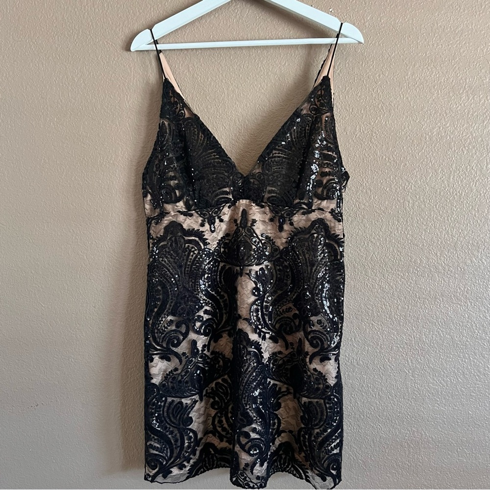 Free People Night Shimmers Lace Sequined Sleeveless V-Neck Mini Dress Size 8 NWT - Picture 2 of 12